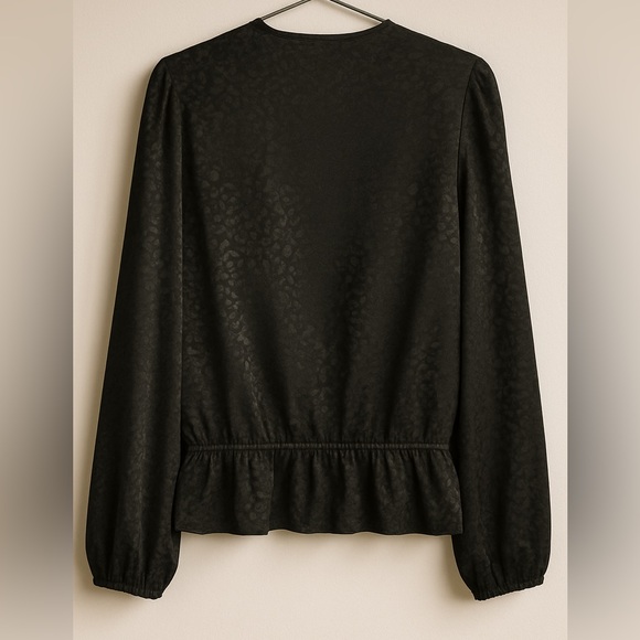 Buffalo Satin animal print faux rap balloon sleeve semi peplum top - Picture 4 of 5